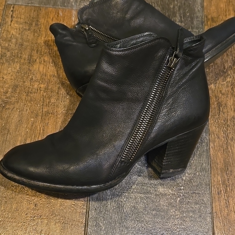 Paul Green Aubrey Black Leather Ankle Booties - Picture 5 of 13